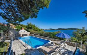 Amazing Home In Rogoznica With Jacuzzi